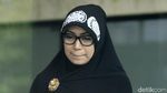 Foto: Siti, Istri Fuad Amin Si Koruptor Rp 414 Miliar