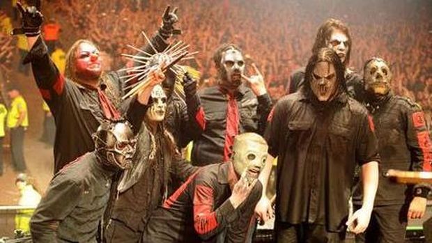 Vokalis Slipknot membalas komentar Levine dengan kata-kata pedas.