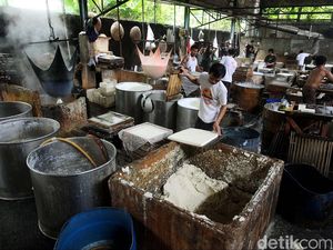 RI Perlu Cari Terobosan Baru Kurangi Impor Bahan Baku Industri