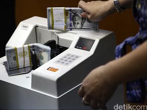 Bayang-bayang Corona Bikin Dolar AS Tekan Rupiah ke Rp 13.910