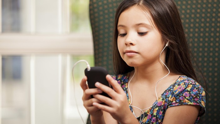 Jarang Diperhatikan, Pencemaran Budaya Bisa Ganggu Tumbuh Kembang Anak