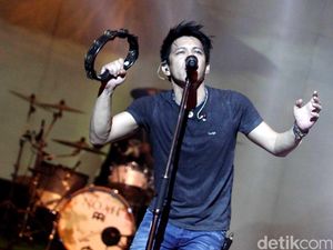 Lirik Langit Tak Mendengar dari Peterpan