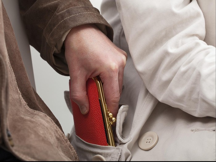 Lari ke Tol, Copet di Bus ini Ditangkap Anggota PJR