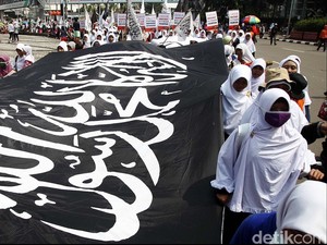 Ini Beda Bendera HTI dengan Bendera Berkalimat Tauhid