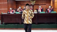 Mahkamah Agung (MA) memutuskan Fuad Amin bersalah melakukan kejahatan korupsi dan pencucian uang sepanjang 2003-2014. Fuad Amin dijatuhi hukuman 13 tahun penjara dan harta sebesar Rp 414 miliar dirampas negara. Fuad Amin merupakan anggota DPR RI 1999-2004. Tapi pada 2003, ia dipilih anggota DPRD Bangkalan menjadi Bupati Bangkalan 2003-2008. Fuad kembali menjadi Bupati Bangkalan periode kedua hingga 2013.  Setelah itu, anak Fuad Amin, Makmun memenangkan pilkada dan menjadi Bupati Bangkalan 2003-2018.