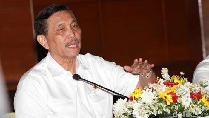 Menteri Pariwisata Arief Yahya bersama Luhut Panjaitan dan Menteri Komunikasi dan Informatika Rudiantara di acara peringatan 60 Tahun Konferensi Asia Afrika (KAA) yang berlangsung di Jakarta dan Bandung pada 19-24 April 2015 di Balairung Soesilo Soedarman, Gedung Sapta Pesona, Kementerian Pariwisata, Jakarta Pusat.