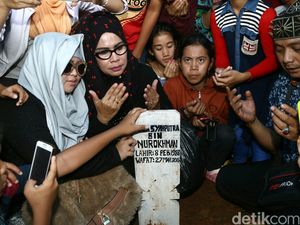 Foto Mak Vera Ada di Buku Yasin Olga Syahputra