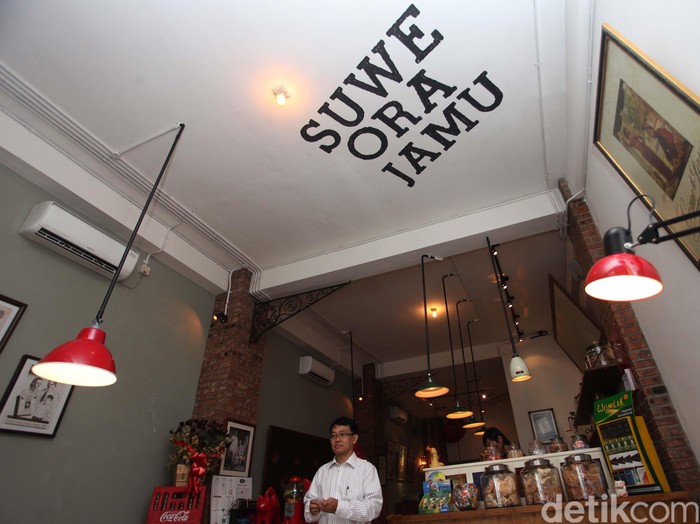 Resto Restoran Kedai Suwe Ora Jamu yang ada di Jl. Petogongan No. 28, Kramat Pela, Gandaria Utara, Kebayoran Lama. Makanan dan minuman.