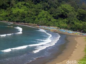 5 Pantai Banyuwangi yang Tak Kalah Cantik dari Bali