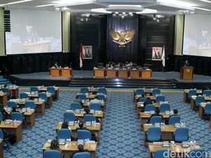 Paripurna DPRD DKI soal Raperda Zonasi Pesisir Ditunda Lagi, 2 Pasal Disoal