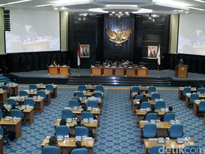 Paripurna DPRD DKI soal Raperda Zonasi Pesisir Ditunda Lagi, 2 Pasal Disoal