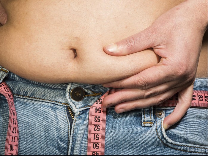 Studi: Perokok Berat Lebih Berisiko Punya Perut Buncit