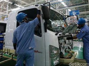 Isuzu Giga Terdongkrak Aturan ODOL