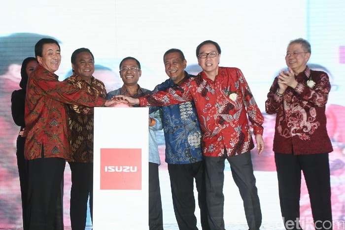 Laba Turun 12%, Bos Astra Singgung Kredit Macet dan Harga Komoditas