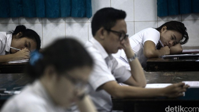 Tingkat stres anak sekolah diyakini berpengaruh pada perbedaan komposisi urine (Foto: Hasan Alhabshy) Tingkat stres anak sekolah diyakini berpengaruh pada perbedaan komposisi urine (Foto: Hasan Alhabshy)