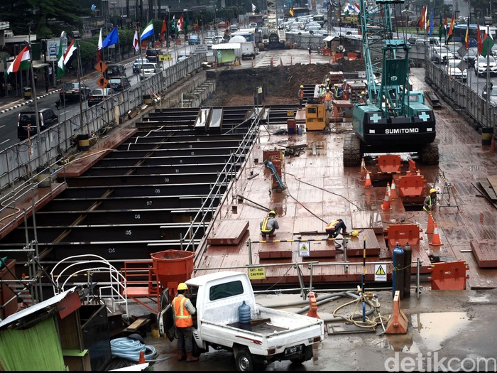Atap Stasiun Istora Proyek MRT Segera Dicor