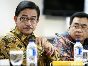 Menteri Agraria Serahkan Sertifikat Kearifan Lokal di Probolinggo