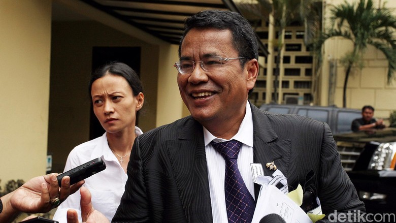 Diremehkan Pengacara Roy Suryo, Ini Balasan Hotman Paris Diremehkan Pengacara Roy Suryo, Ini Balasan Hotman Paris