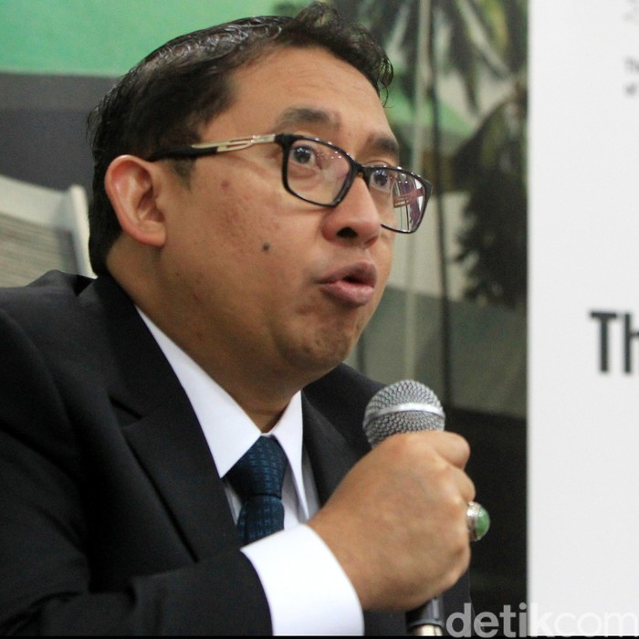 Fadli Zon: Pemerintah yang Paksakan Pilkada Akhir 2015