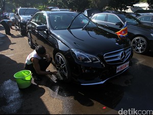 Agar Insiden Kakak Syahrini Tak Terulang, Ini Cara Cuci Kendaraaan