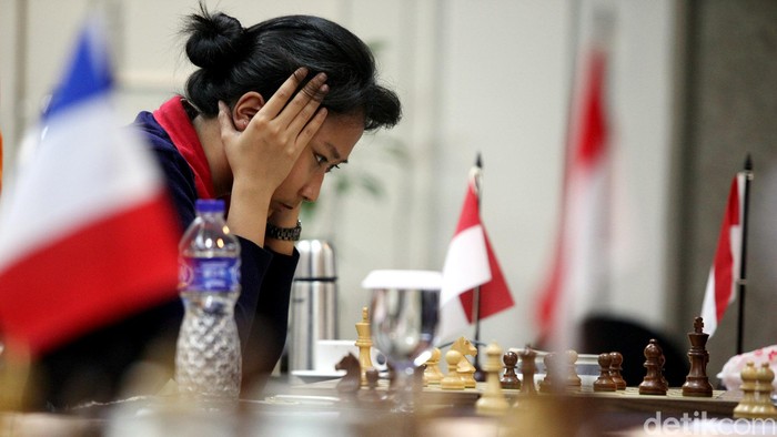 Turnamen Catur Japfa Grand Master Internasional 2015 digelar di Hotel Kartika Chandra Jakarta. Pada hari keenam, Senin, (20/04/2015) yang hanya memainkan satu babak (8), Irene Kharisma Sukandar ditantang yuniornya Muhammad Lutfi Ali.