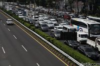 Kata Jokowi Macet Bikin Rugi Rp 65 Triliun, Ini Kerugian Lain