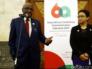 Menlu Ajak Perempuan RI Jadi Anggota Pasukan Perdamaian Dunia
