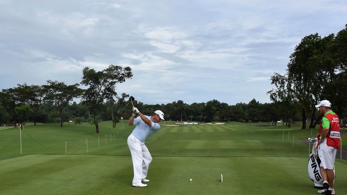 Ratusan Pegolf Ramaikan CIMB Niaga Indonesian Masters

Sebanyak 150 peserta dari dalam dan luar negeri meramaikan turnamen  Salah satu pegolf top dunia, Lee Westwood juga memeriahkan CIMB Niaga Indonesian Masters. Lee tercatat dua kali juara Indonesia .Pegolf asal Denmark, Thomas Bjorn juga ambil bagian di ajang CIMB Niaga Indonesian Masters. Thomas merupakan pemai asal Denmark yang tercatat meraih enam kali European Ryder Cup.Pegolf asal Taiwan Chan Shih-chang Pegolf asal Indonesia, Ian Andrew turut ambil bagian di ajang CIMB Niaga Indonesian Masters.golf itu.Pool/CIMB Niaga.
  (Photo by Arep Kulal/Asian Tour via Getty Images)