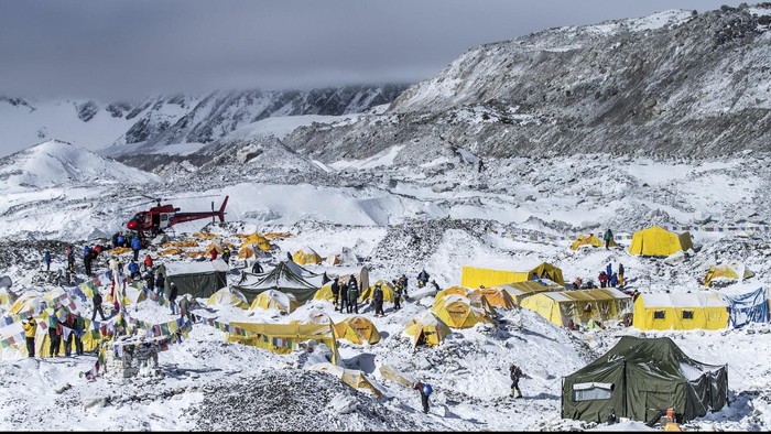 Gunung Everest Bergeser 3 Cm Akibat Gempa Nepal