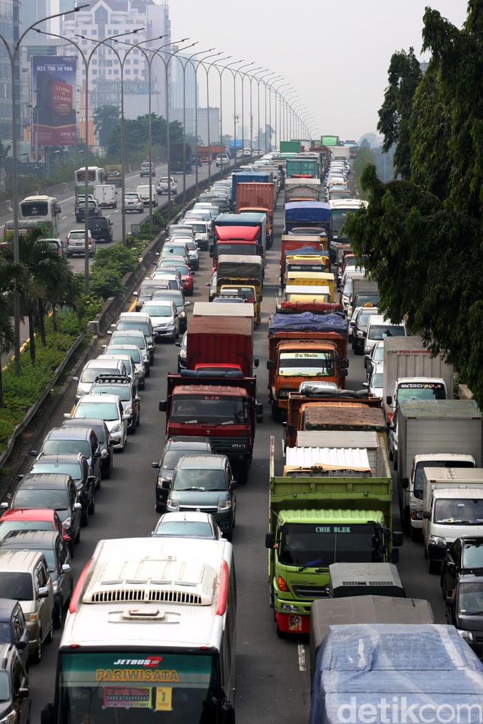 Mobil-Motor Gratis Masuk JORR Depan Citos dari 3 Agustus - Desember 2015