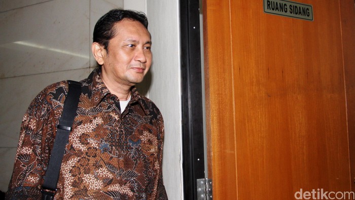 Transfer Duit ke 2 Wanita, Udar: Uang Halal, Saya Transfer ke Banyak Orang