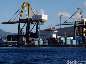 Impor Migas Masih Tinggi, Neraca Dagang RI Tekor Lagi
