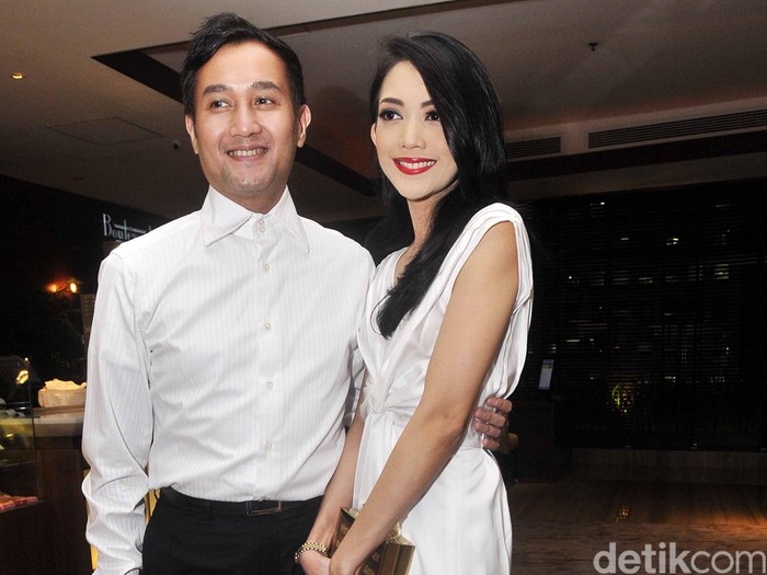 Aldi Bragi dan Ririn Dwi Ariyanti