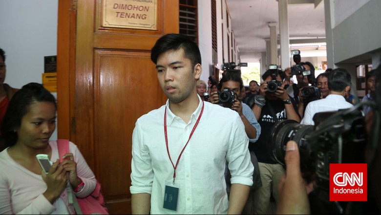 Christopher Si Penabrak Maut Mengaku Sakit, Sidang Tuntutan Ditunda Christopher Si Penabrak Maut Mengaku Sakit, Sidang Tuntutan Ditunda