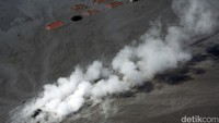Pada 29 Mei 2006 bencana itu datang. Lumpur panas pertama kali menyembur pada sekitar pukul 05.30 WIB. Warga Siring pada pukul 06.00 WIB lantas mencium bau menyengat gas. Jarak pemukiman warga dengan lokasi yakni sekitar 150 meter. Budi Sugiharto/detikcom.