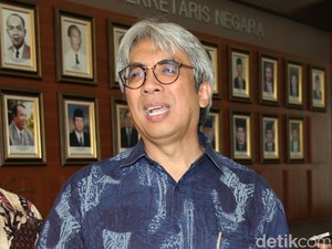 Puisi Imam Prasodjo: Maafkan Aku Meludah ke Arah Wajahmu Yang Mulia