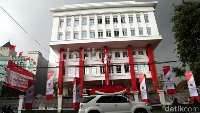 Gedung baru DPP PDI Perjuangan seharga Rp 42,6 miliar terlihat megah di Jalan Diponegoro, Menteng, Jakarta.