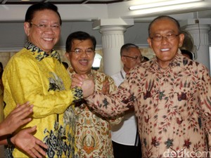 Agung Laksono: Ical Tak Berhak Ganti 3 Anggota MKD untuk Kawal Novanto!
