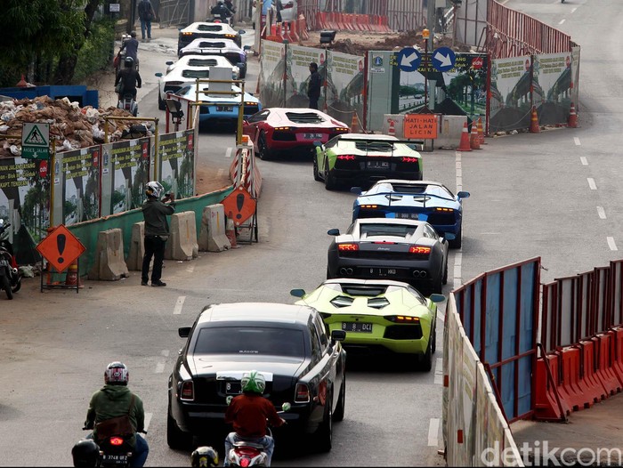 Mobil Orang Kaya Bisa Minum BBM Baru Tahun Ini