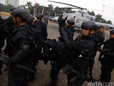 Pasukan Super Elite TNI Ikut Berantas Teroris, Setuju atau Tidak? Pasukan Super Elite TNI Ikut Berantas Teroris, Setuju atau Tidak?
