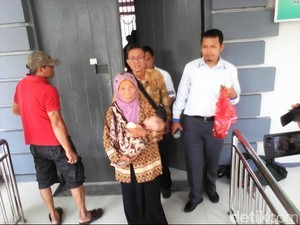 Kerap Menangis, Ibu, Nenek dan Tante Bayi 3 Bulan yang Ditahan Demam