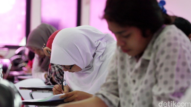Aturan +4 dan -1 Dihapus, Begini Sistem Penilaian SBMPTN Aturan +4 dan -1 Dihapus, Begini Sistem Penilaian SBMPTN