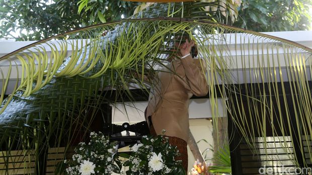 Jokowi saat melakukan bleketepe di pernikahan Gibran-Selvi pada 2015 lalu.