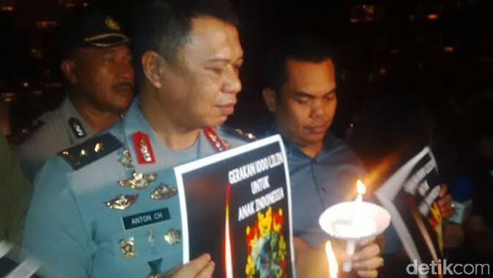 Irjen Anton Charliyan Ikut Gerakan 1000 Lilin untuk Angeline