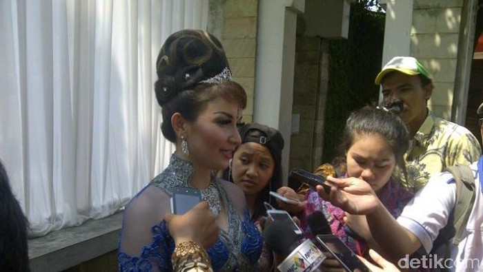 Roro Fitria Hadir di Pernikahan Gibran-Selvi, Sekalian Cari Jodoh?