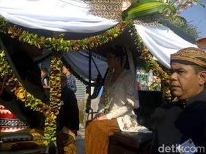 Selvi Ananda Tiba di Lokasi Ijab Kabul