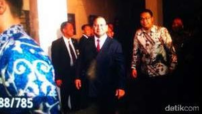 Tokoh KMP Semua Janjian Datang Bersamaan ke Resepsi Anak Jokowi