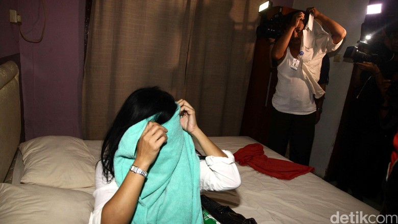 7 Sejoli yang Kena Razia di Medan Diberikan Taushiyah oleh Ustaz 7 Sejoli yang Kena Razia di Medan Diberikan Taushiyah oleh Ustaz