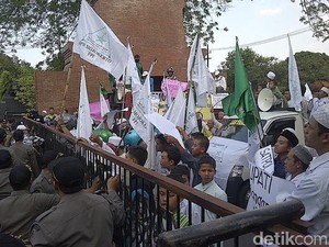 Ormas Islam di Mojokerto Tuntut Penutupan Karaoke Selama Ramadan