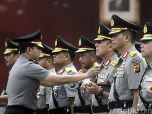 Kapolri Soroti Menurunnya Kepercayaan Masyarakat dan Pelanggaran Anggota